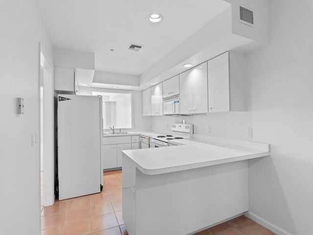 5540 N Harbor Village Drive 103, Vero Beach, FL 32967