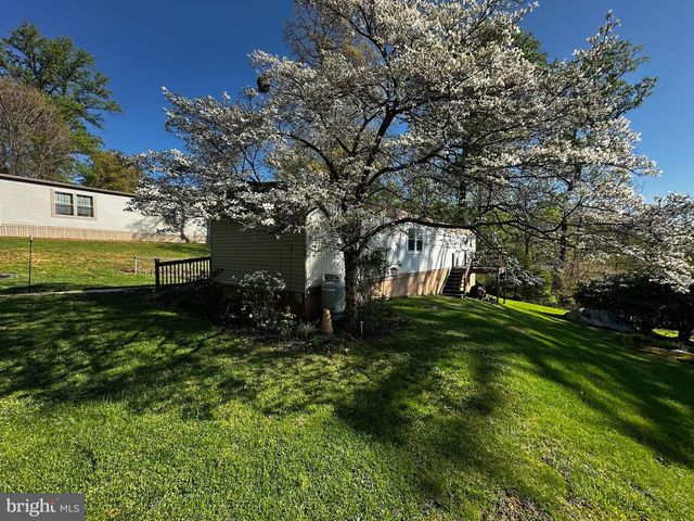 1403 MILL RD, Elizabethtown, PA 17022