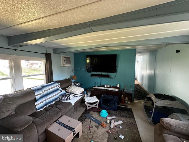 1403 MILL RD, Elizabethtown, PA 17022