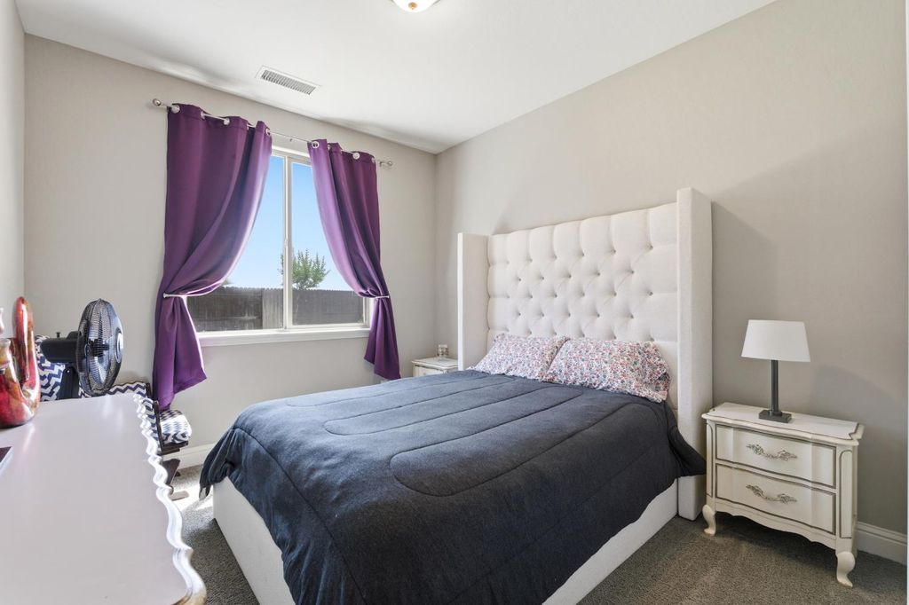 Image 24 of property listing at 835 S Bliss Avenue, Fresno, CA 93727