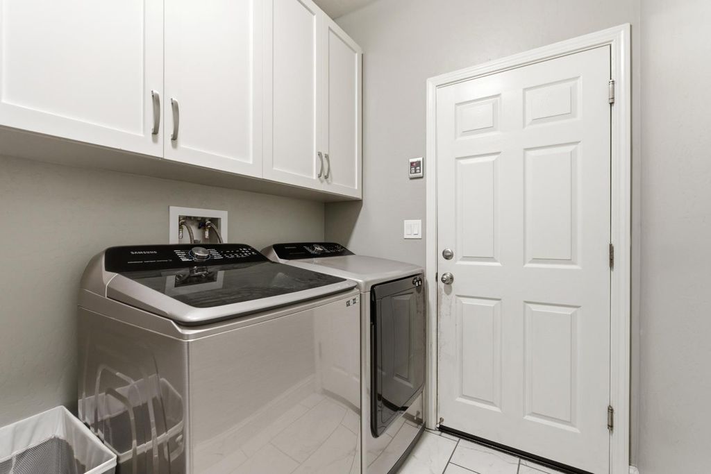 Image 27 of property listing at 835 S Bliss Avenue, Fresno, CA 93727