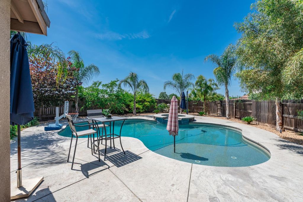 Image 30 of property listing at 835 S Bliss Avenue, Fresno, CA 93727