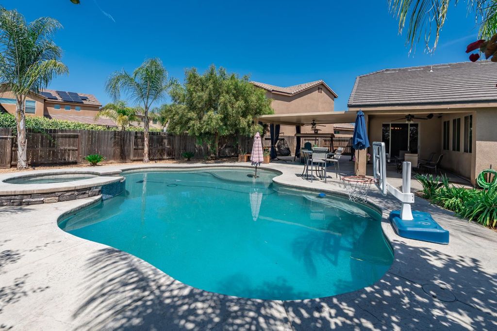 Image 34 of property listing at 835 S Bliss Avenue, Fresno, CA 93727