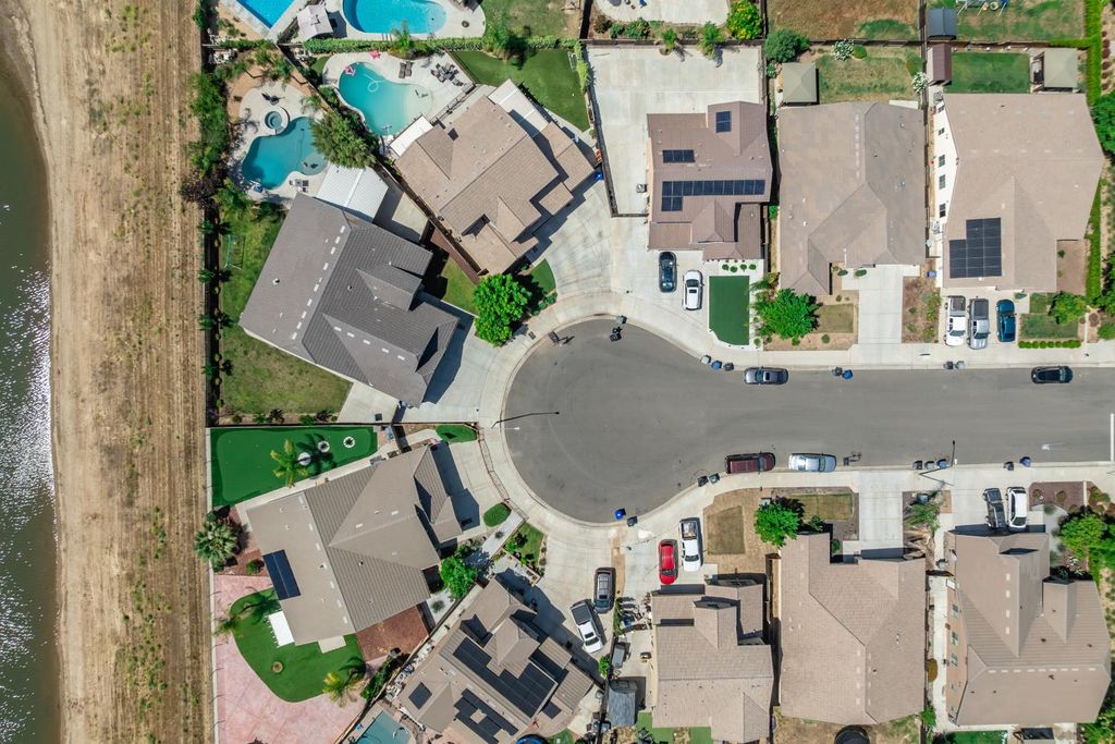 Image 39 of property listing at 835 S Bliss Avenue, Fresno, CA 93727