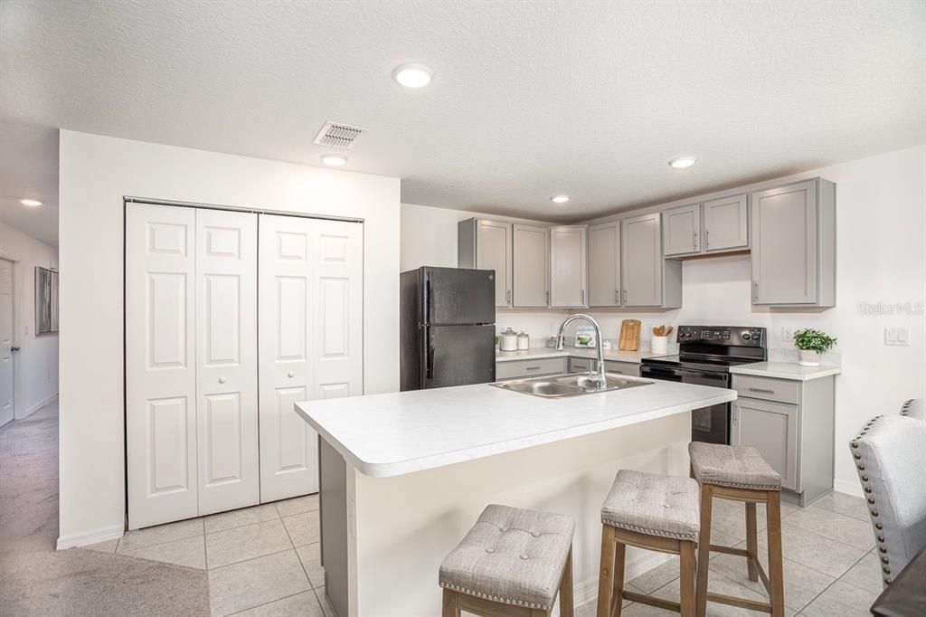 Image 5 of property listing at 1749 PALM ROAD, Ormond Beach, FL 32174