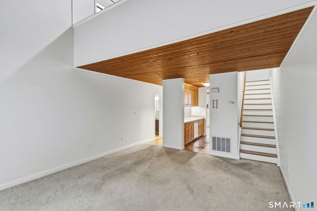 2 Gillette Court D, Simsbury, CT 06070