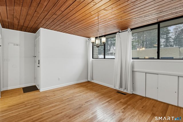 2 Gillette Court D, Simsbury, CT 06070