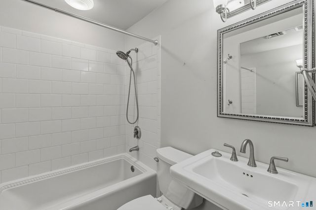 2 Gillette Court D, Simsbury, CT 06070