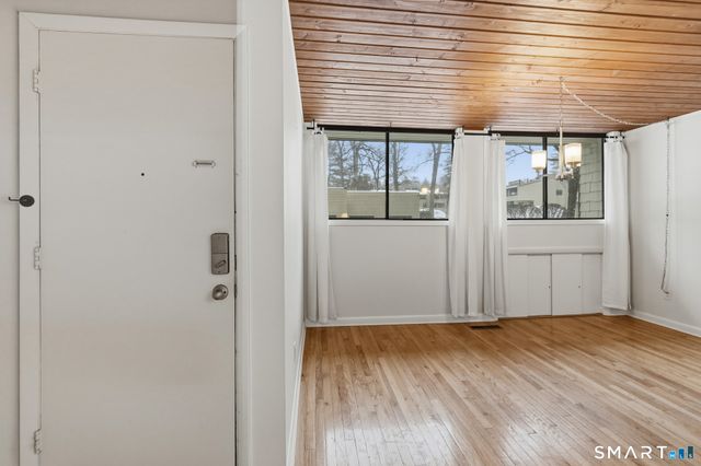 2 Gillette Court D, Simsbury, CT 06070