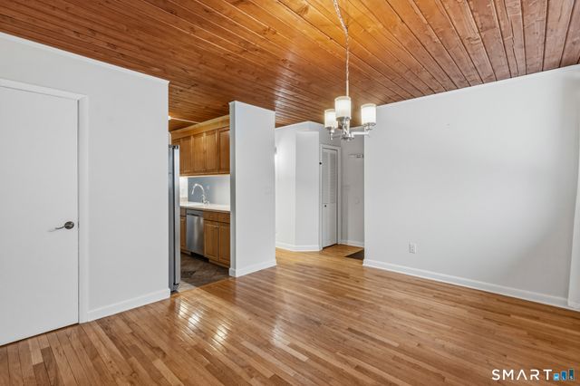 2 Gillette Court D, Simsbury, CT 06070