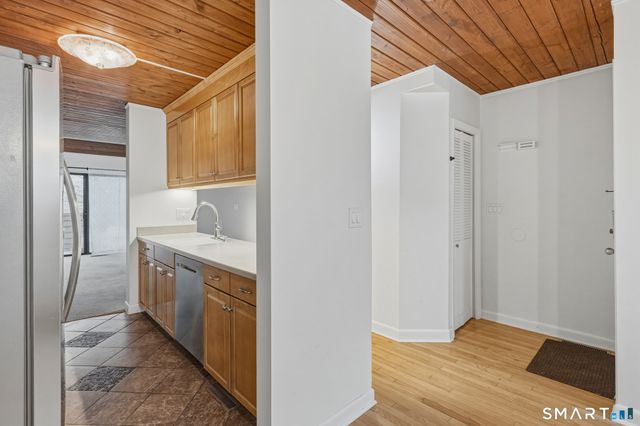 2 Gillette Court D, Simsbury, CT 06070