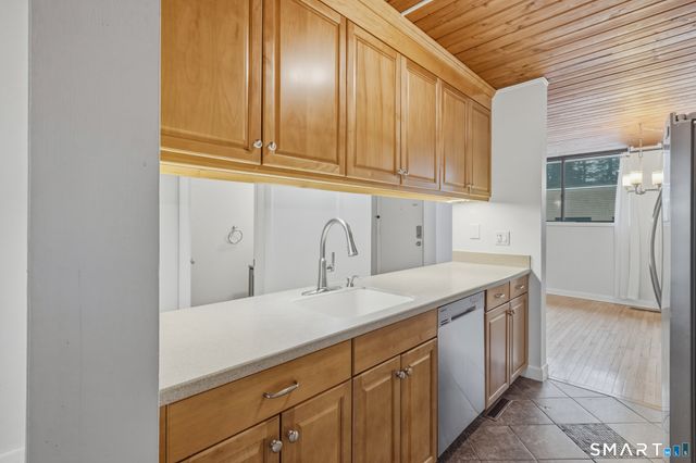 2 Gillette Court D, Simsbury, CT 06070