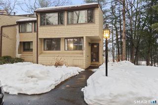 2 Gillette Court D, Simsbury, CT 06070