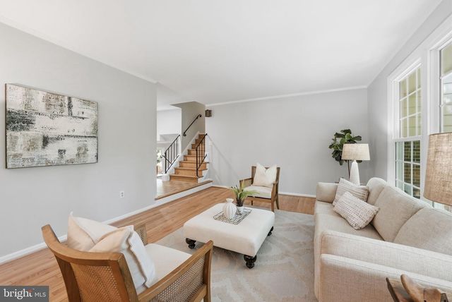 2327 RIVIERA DR, Vienna, VA 22181