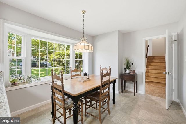 2327 RIVIERA DR, Vienna, VA 22181