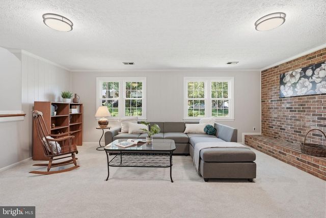 2327 RIVIERA DR, Vienna, VA 22181