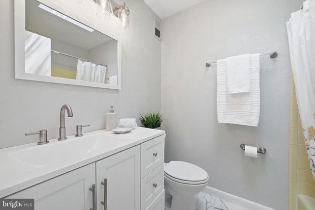 2327 RIVIERA DR, Vienna, VA 22181