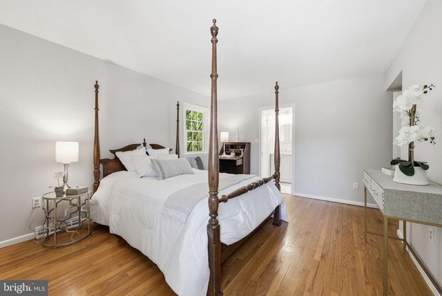 2327 RIVIERA DR, Vienna, VA 22181