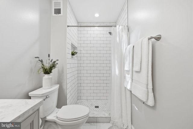 2327 RIVIERA DR, Vienna, VA 22181