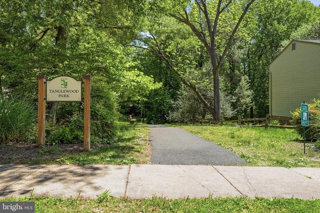 2327 RIVIERA DR, Vienna, VA 22181