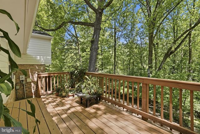 2327 RIVIERA DR, Vienna, VA 22181