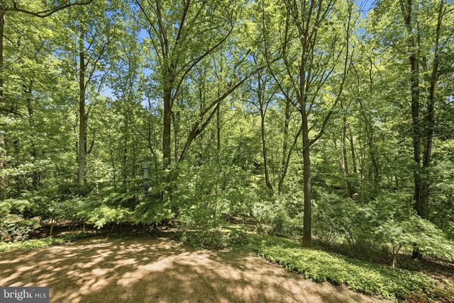 2327 RIVIERA DR, Vienna, VA 22181