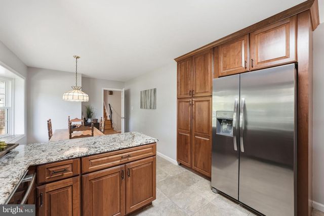 2327 RIVIERA DR, Vienna, VA 22181