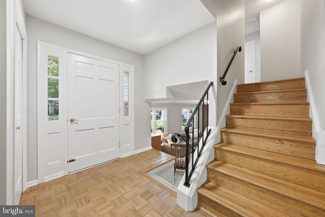 2327 RIVIERA DR, Vienna, VA 22181