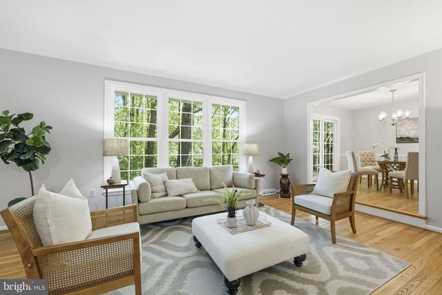 2327 RIVIERA DR, Vienna, VA 22181