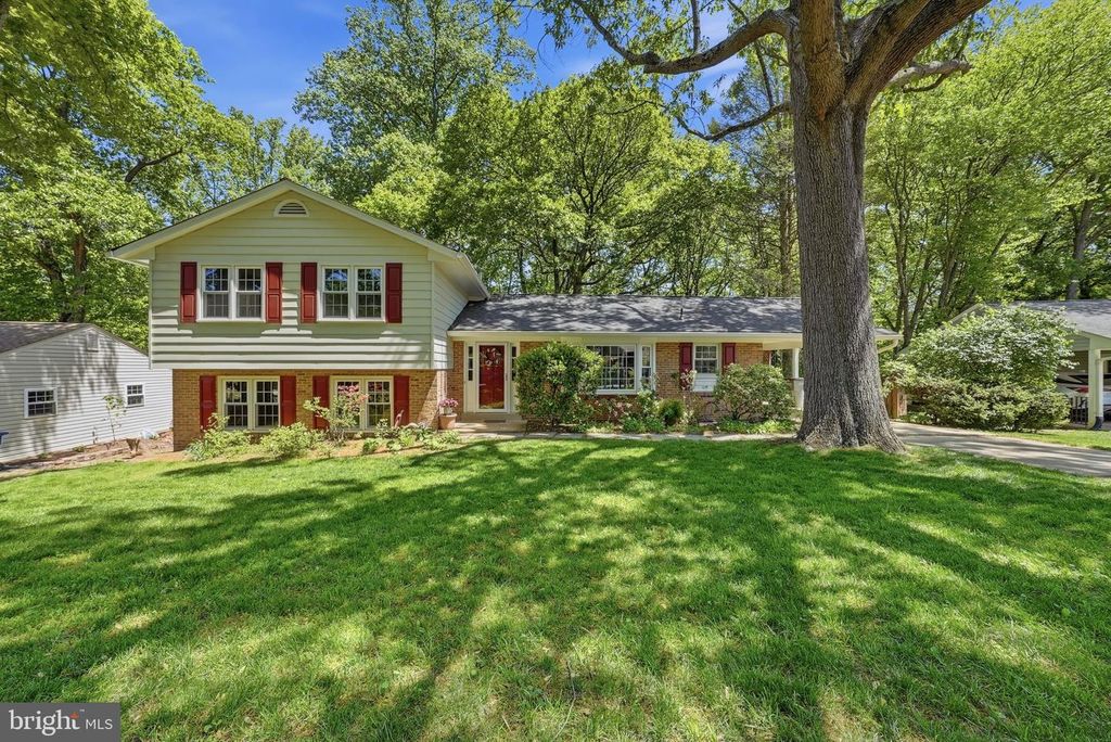 2327 RIVIERA DR, Vienna, VA 22181
