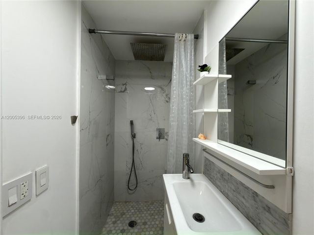 1001 Three Islands Blvd 31, Hallandale Beach, FL 33009