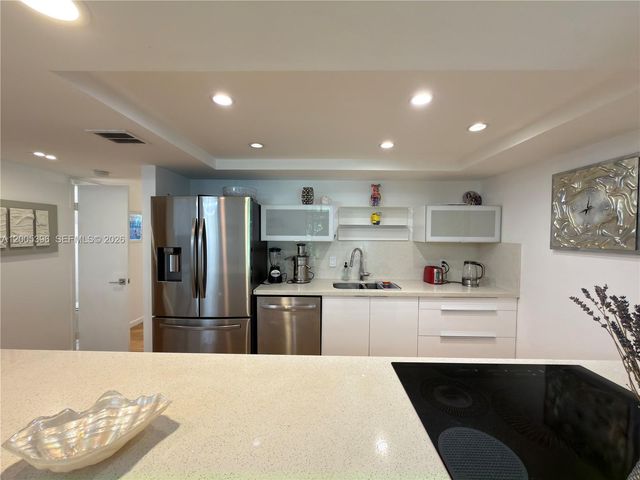 1001 Three Islands Blvd 31, Hallandale Beach, FL 33009