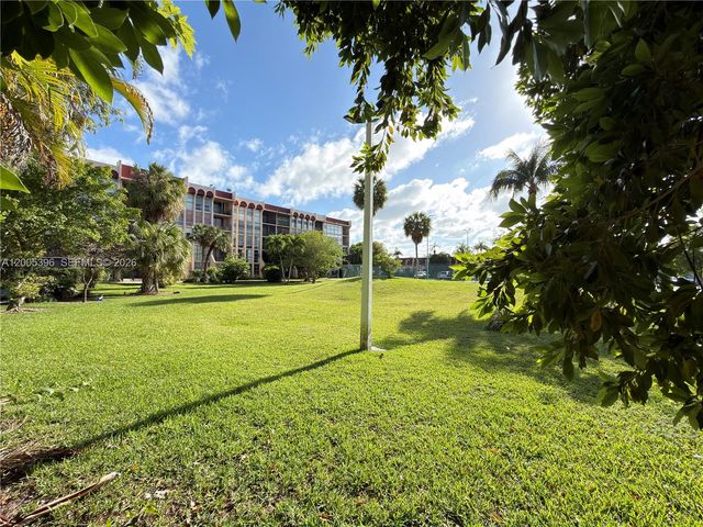 1001 Three Islands Blvd 31, Hallandale Beach, FL 33009