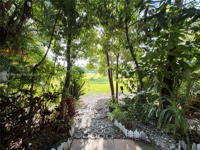 1001 Three Islands Blvd 31, Hallandale Beach, FL 33009