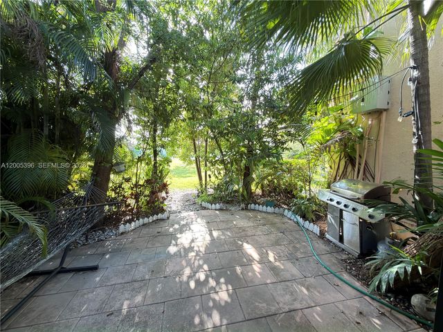 1001 Three Islands Blvd 31, Hallandale Beach, FL 33009