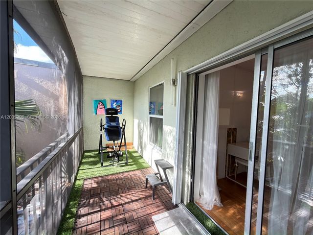 1001 Three Islands Blvd 31, Hallandale Beach, FL 33009