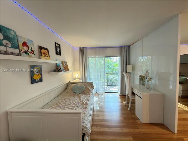 1001 Three Islands Blvd 31, Hallandale Beach, FL 33009