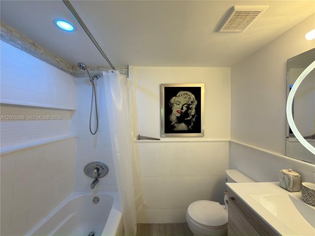 1001 Three Islands Blvd 31, Hallandale Beach, FL 33009