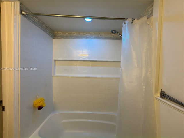 1001 Three Islands Blvd 31, Hallandale Beach, FL 33009