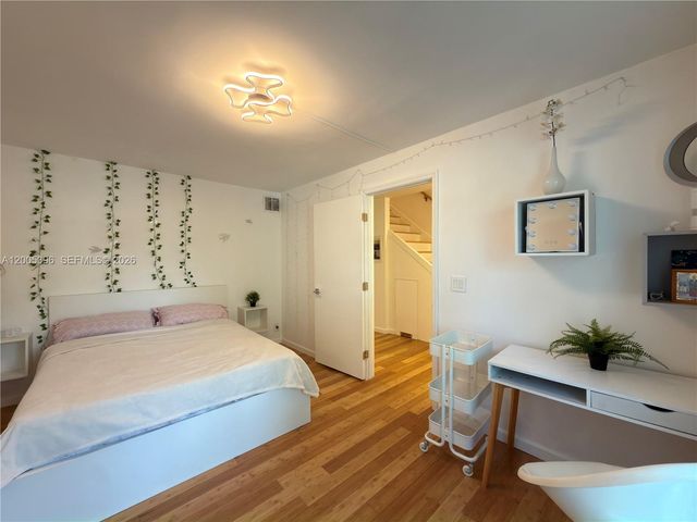 1001 Three Islands Blvd 31, Hallandale Beach, FL 33009