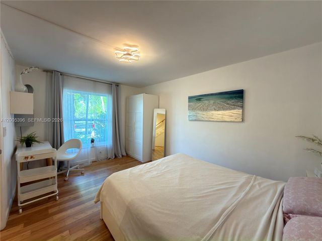 1001 Three Islands Blvd 31, Hallandale Beach, FL 33009