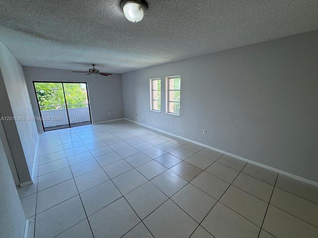 17530 NW 68th Ave C3004, Hialeah, FL 33015