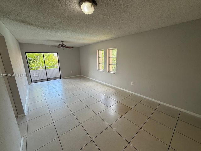 17530 NW 68th Ave C3004, Hialeah, FL 33015