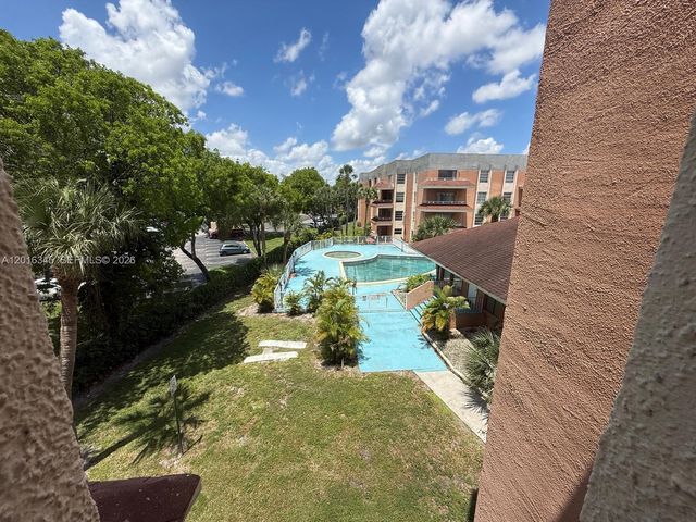 17530 NW 68th Ave C3004, Hialeah, FL 33015