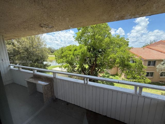 17530 NW 68th Ave C3004, Hialeah, FL 33015