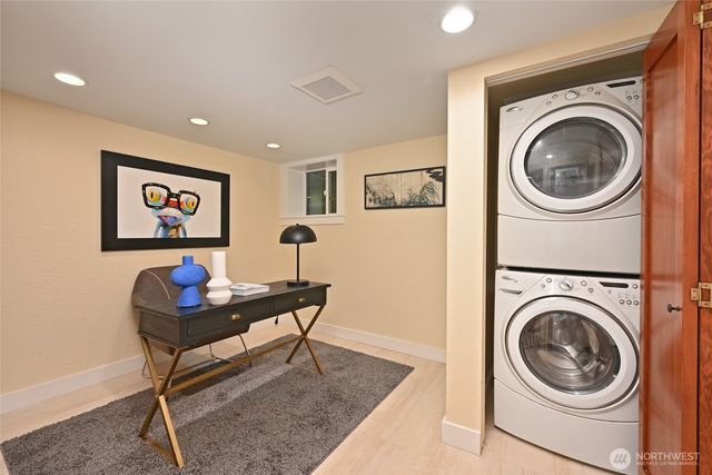 8046 18th Avenue NW, Seattle, WA 98117