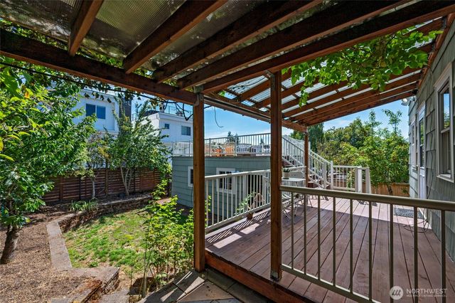 8046 18th Avenue NW, Seattle, WA 98117