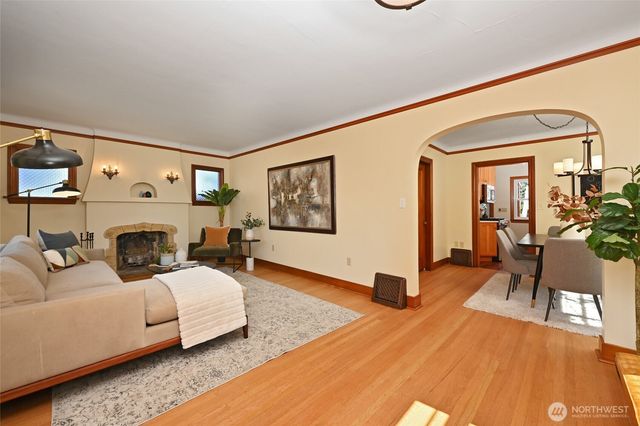8046 18th Avenue NW, Seattle, WA 98117