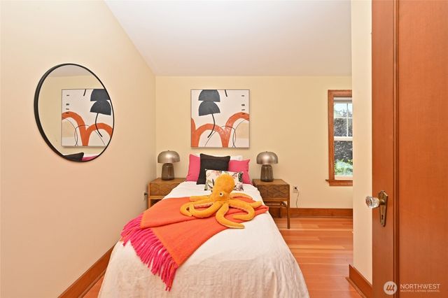 8046 18th Avenue NW, Seattle, WA 98117