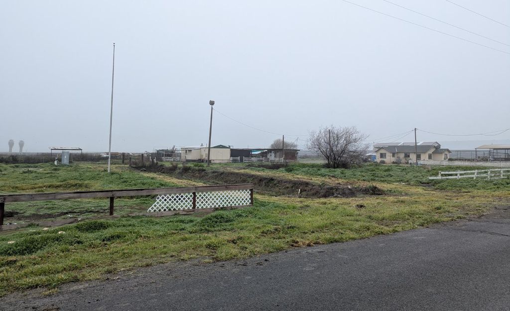 Image 1 of property listing at 21075 19th Avenue, Stratford, CA 93266